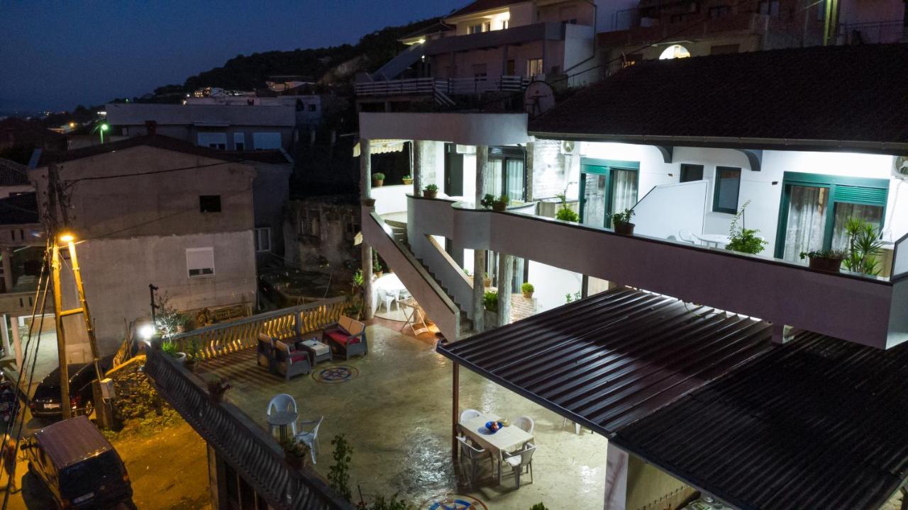 Apartments Ishmi In Center Of ウルツィニ エクステリア 写真