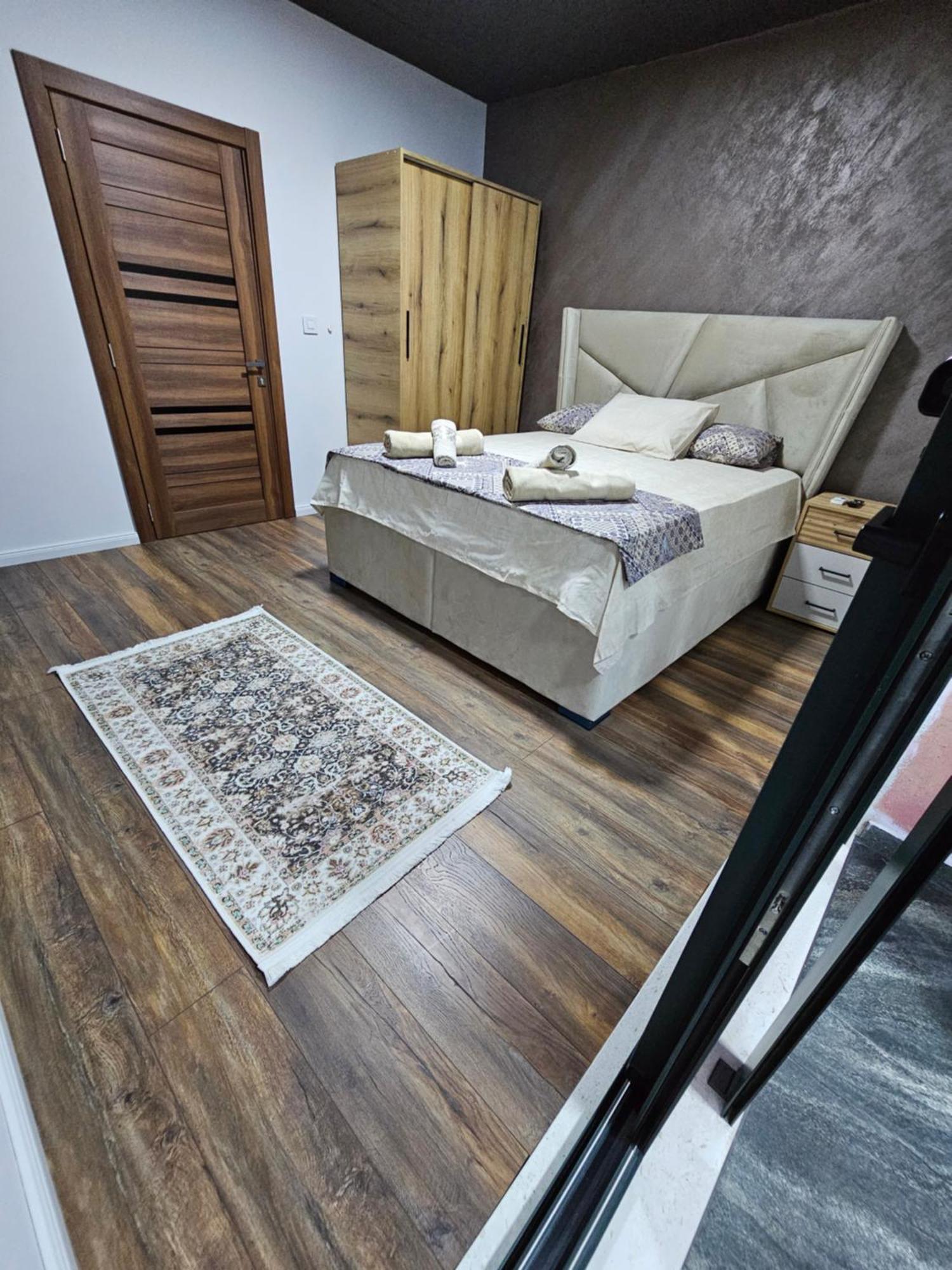Apartments Ishmi In Center Of ウルツィニ エクステリア 写真