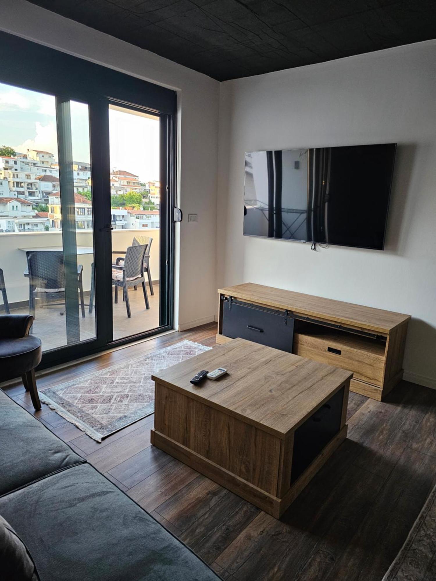 Apartments Ishmi In Center Of ウルツィニ エクステリア 写真